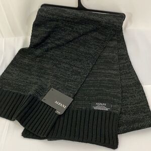 Alfani Men’s Black and Gray Knit Scarf